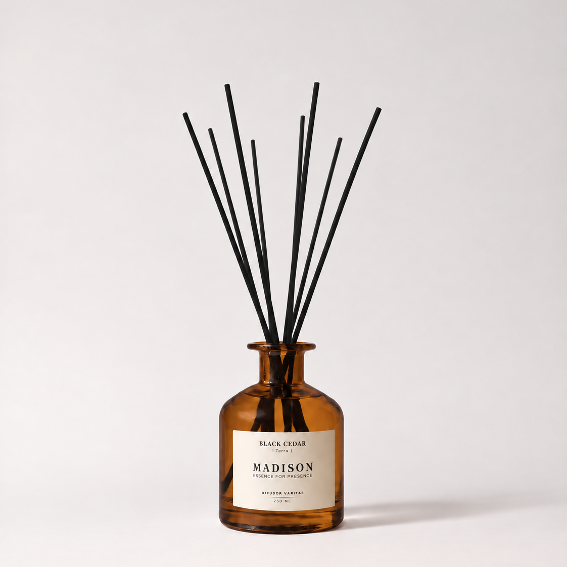 Difusor Varitas 250 ml <br> Black Cedar Ámbar