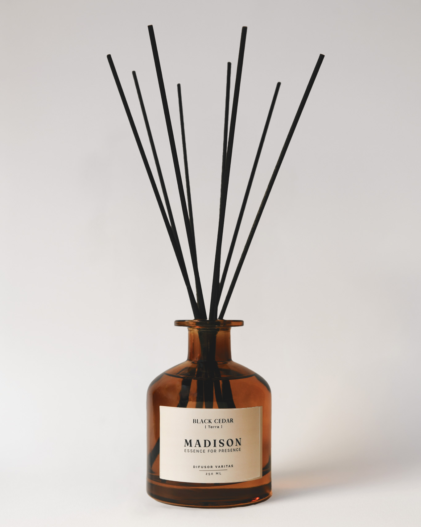 Difusor Varitas 250 ml <br> Black Cedar Ámbar
