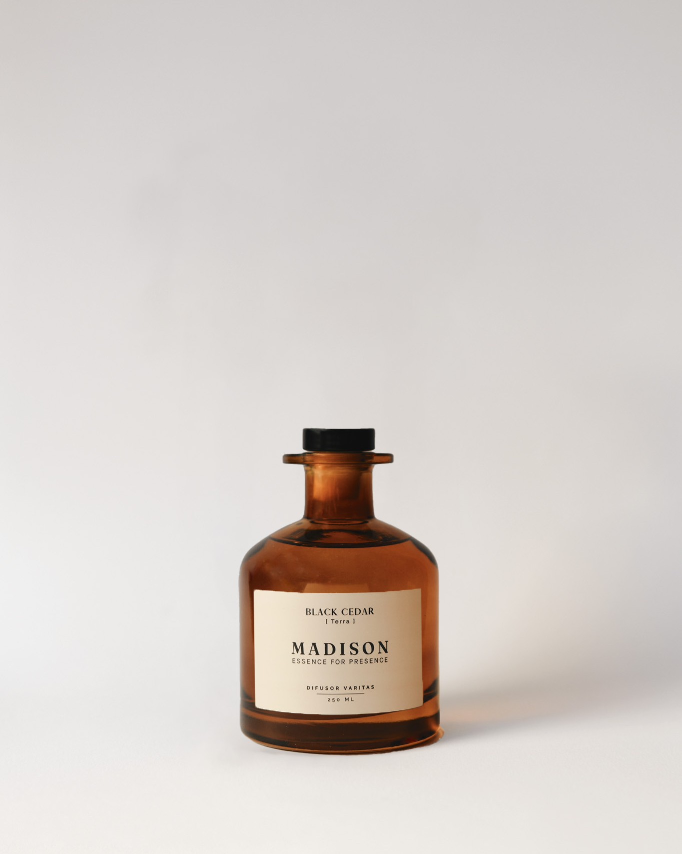 Difusor Varitas 250 ml <br> Black Cedar Ámbar