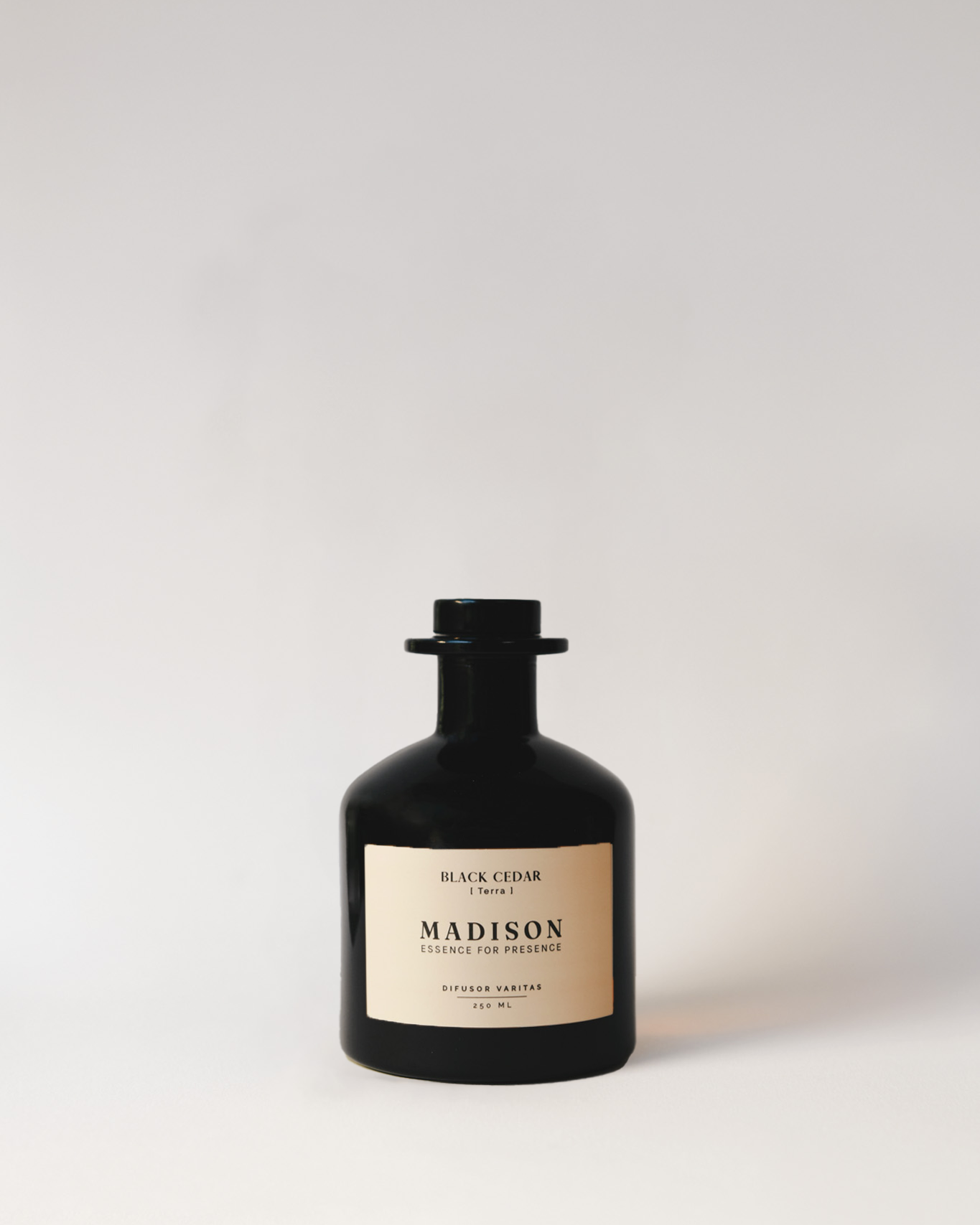 Difusor Varitas 250 ml <br> Black Cedar Negro