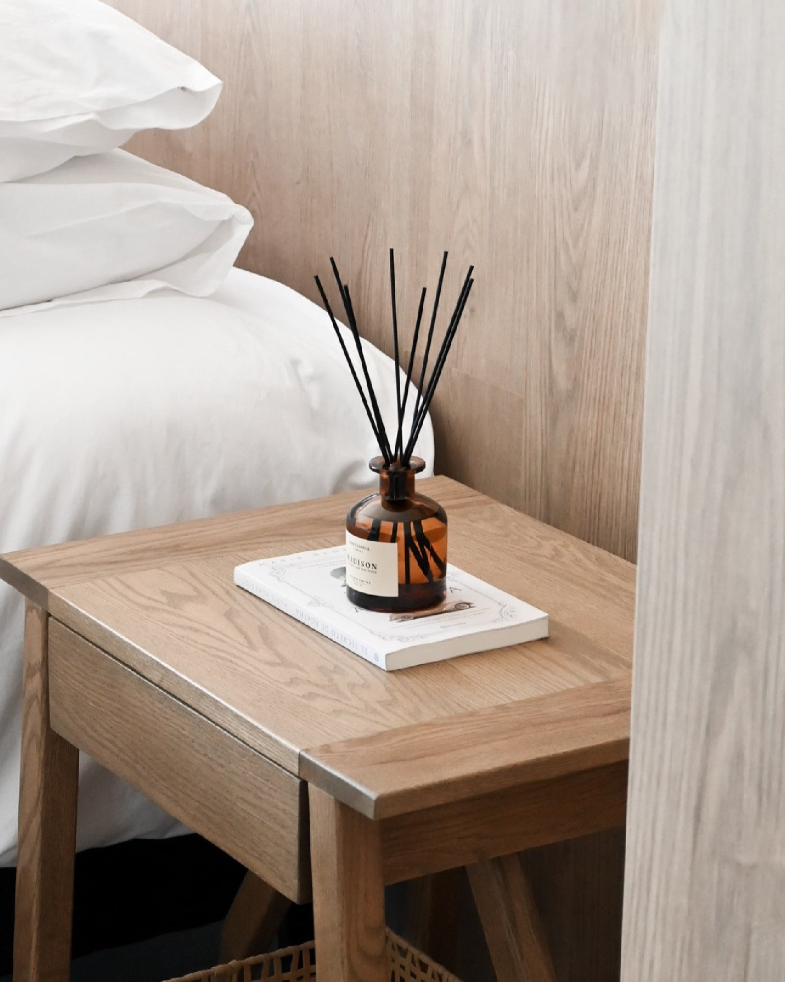 Difusor Varitas 250 ml <br> Black Cedar Ámbar