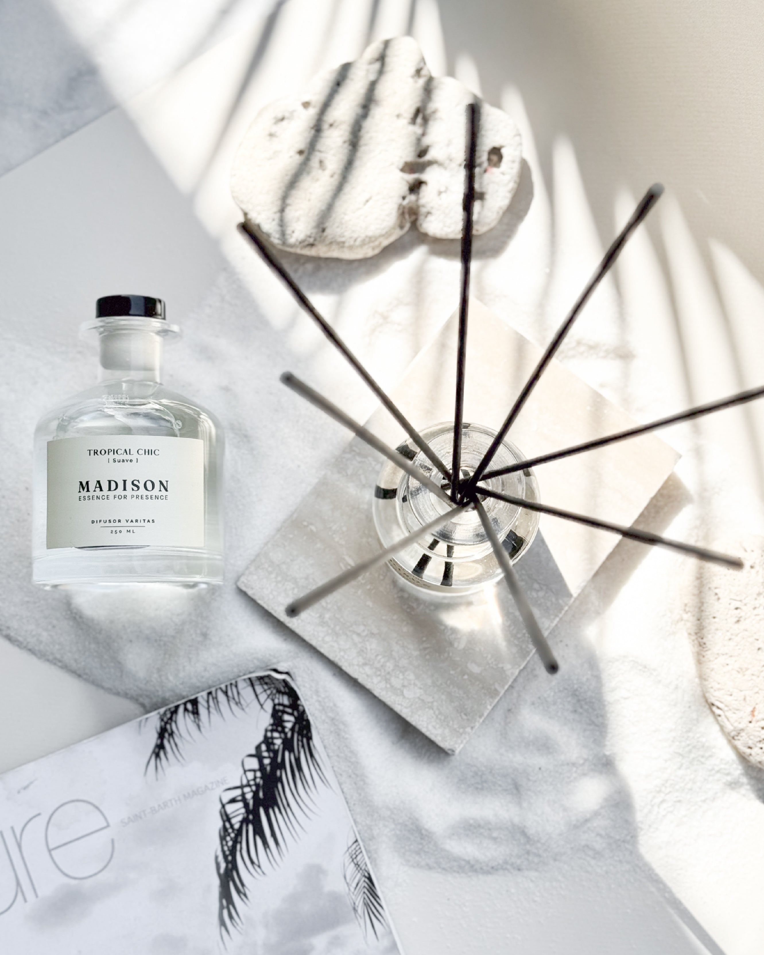 Difusor Varitas 250 ml <br> Tropical Chic Transparente