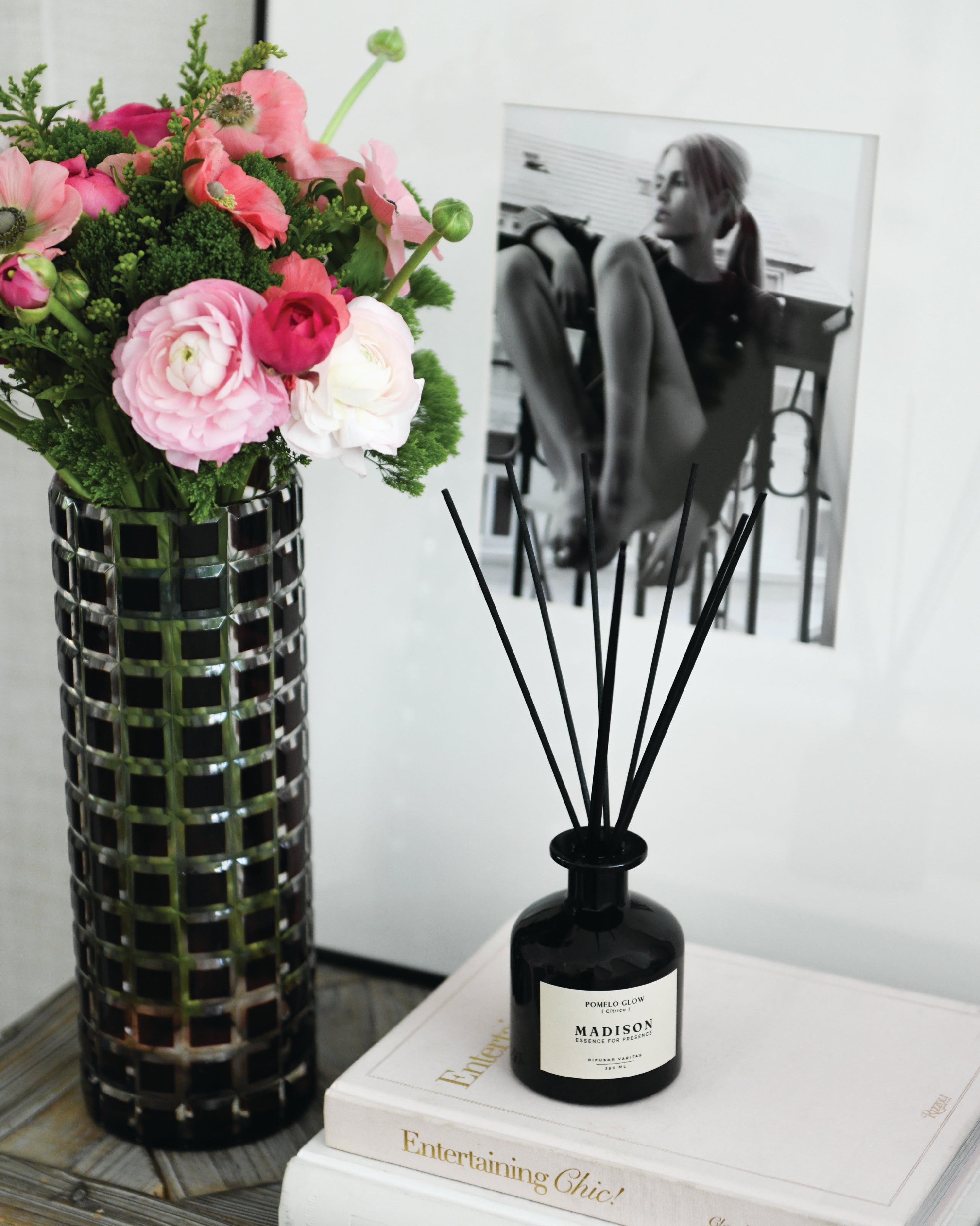 Difusor Varitas 250 ml <br> Pomelo Glow Negro