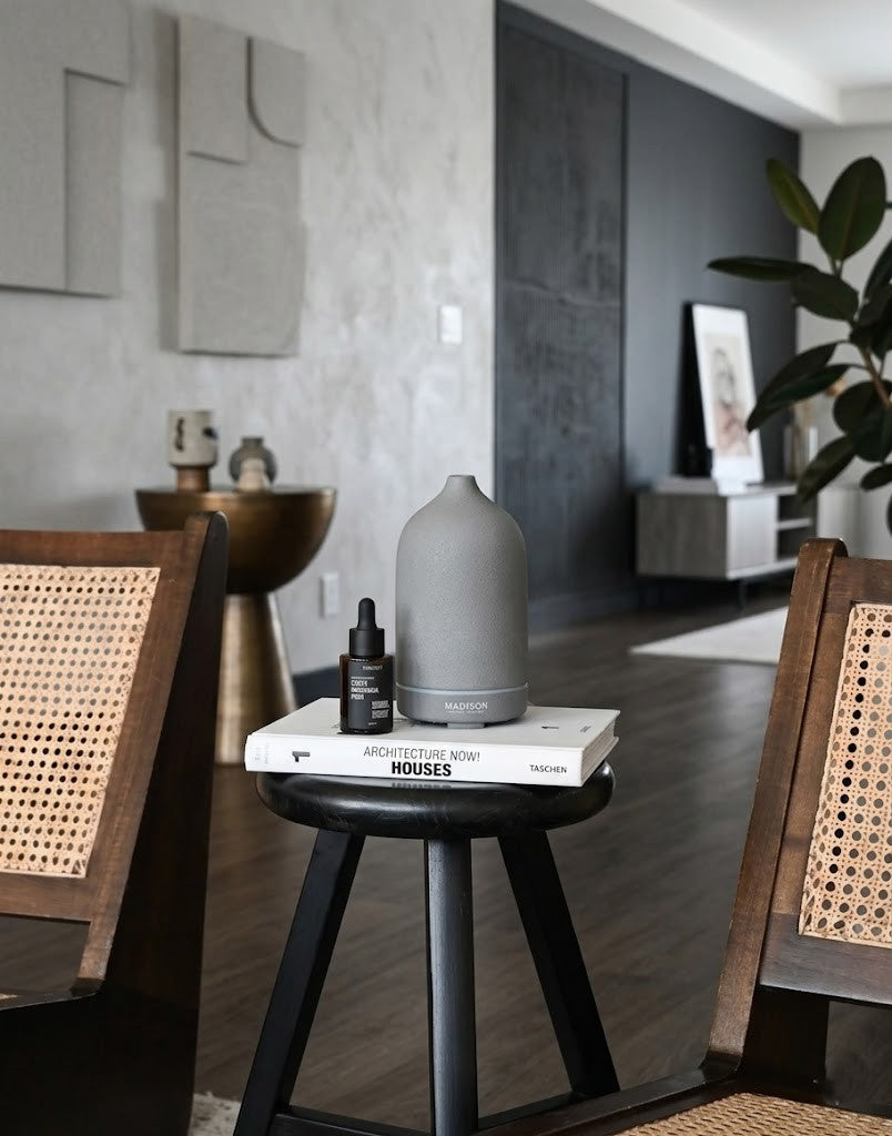 Pack Home Diffuser + Aceite Fragancia 30 ml <br> Black Cedar Blanco