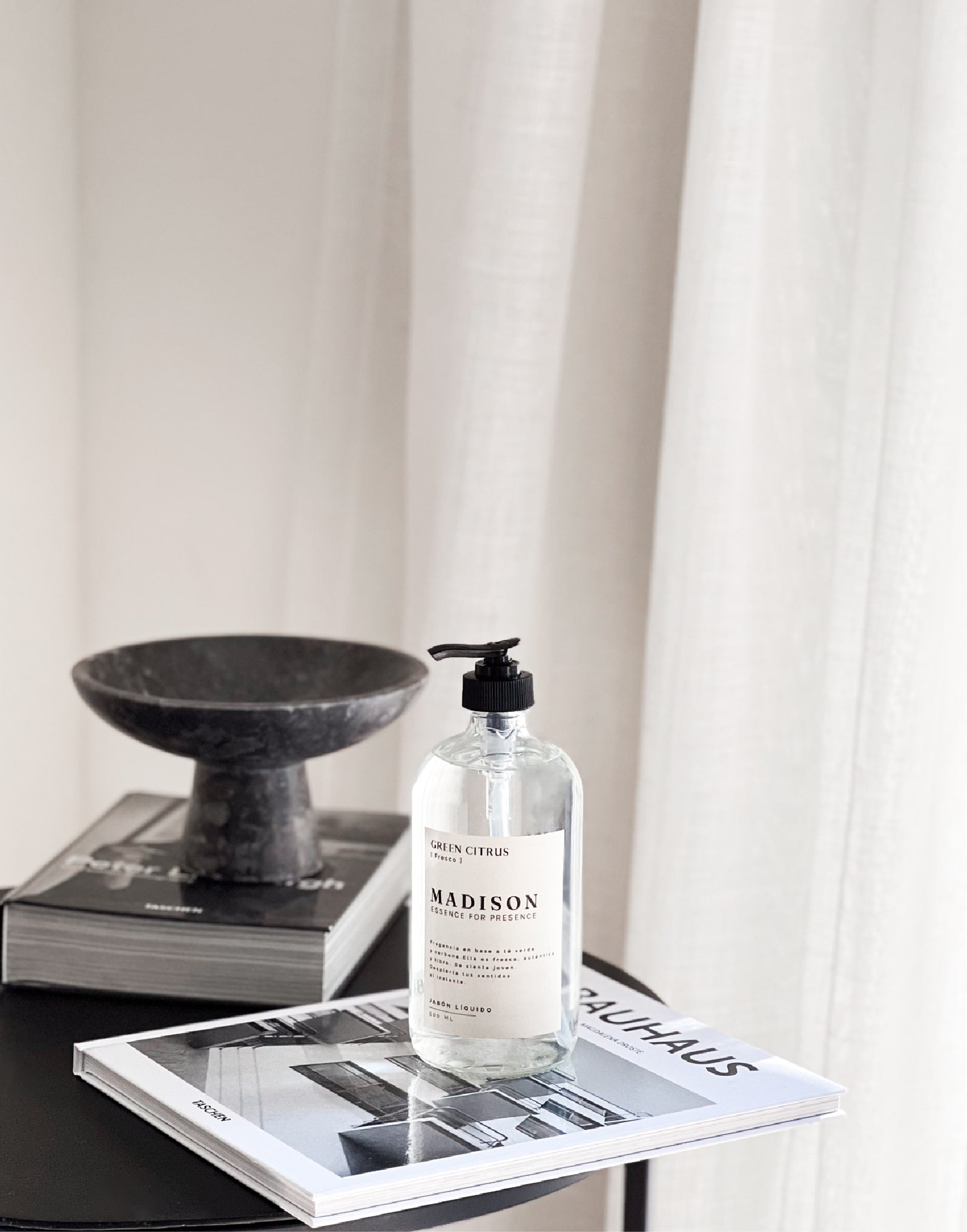 Jabón Líquido 500 ml <br> Black Cedar Transparente