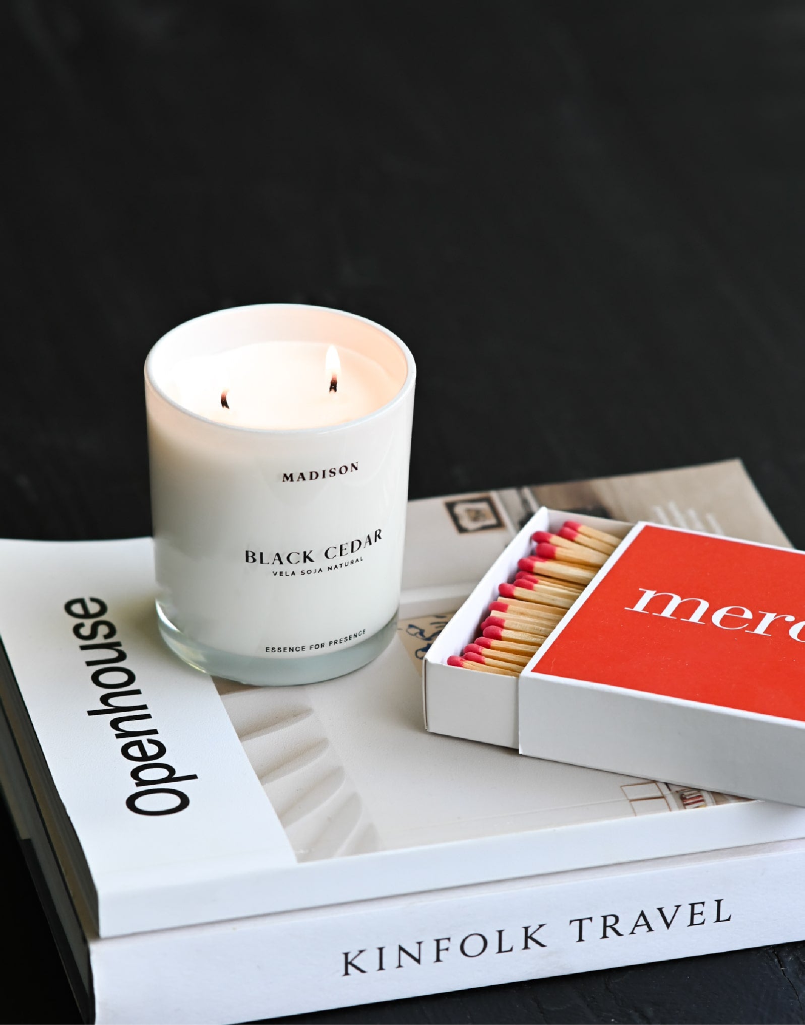 Vela Soja Natural 320 g <br> Black Cedar Blanco