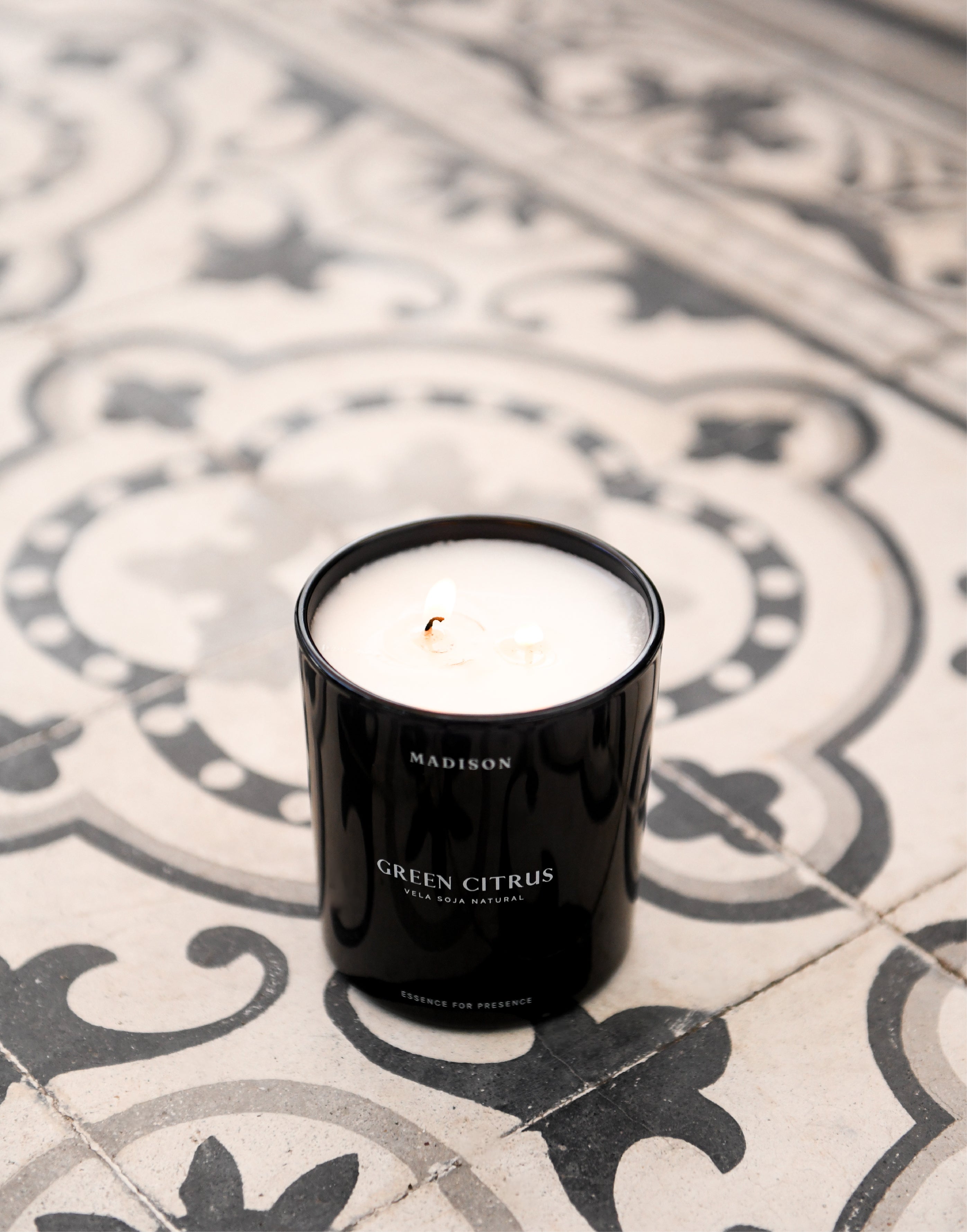 Vela Soja Natural 320 g <br> Green Citrus Negro