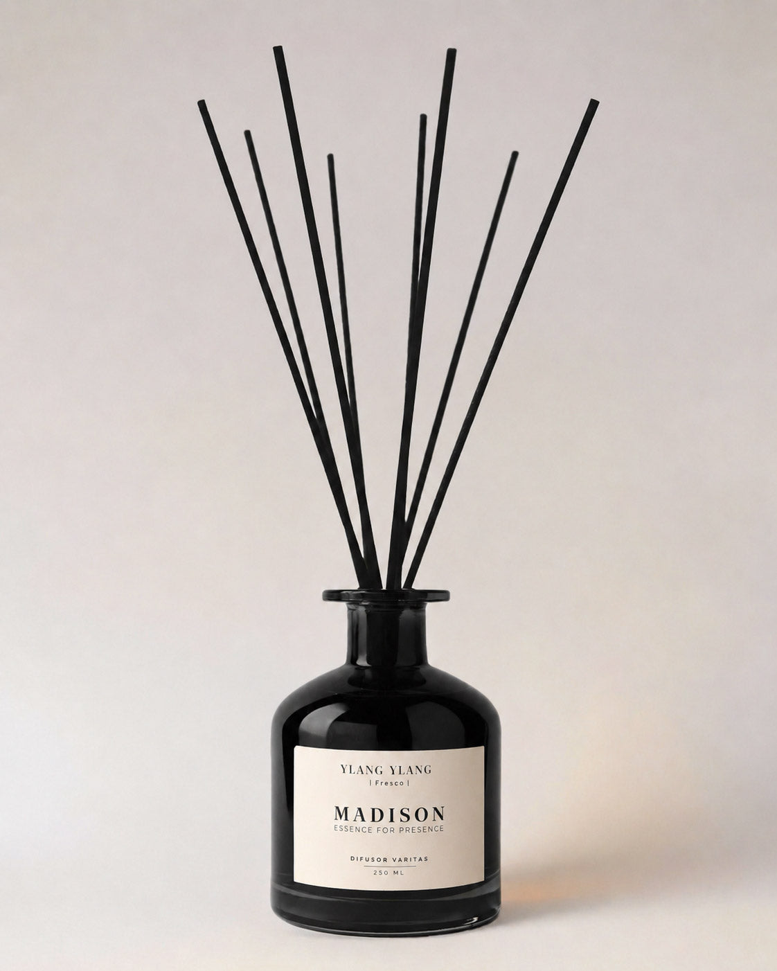 Difusor Varitas 250 ml <br> Ylang Ylang Negro