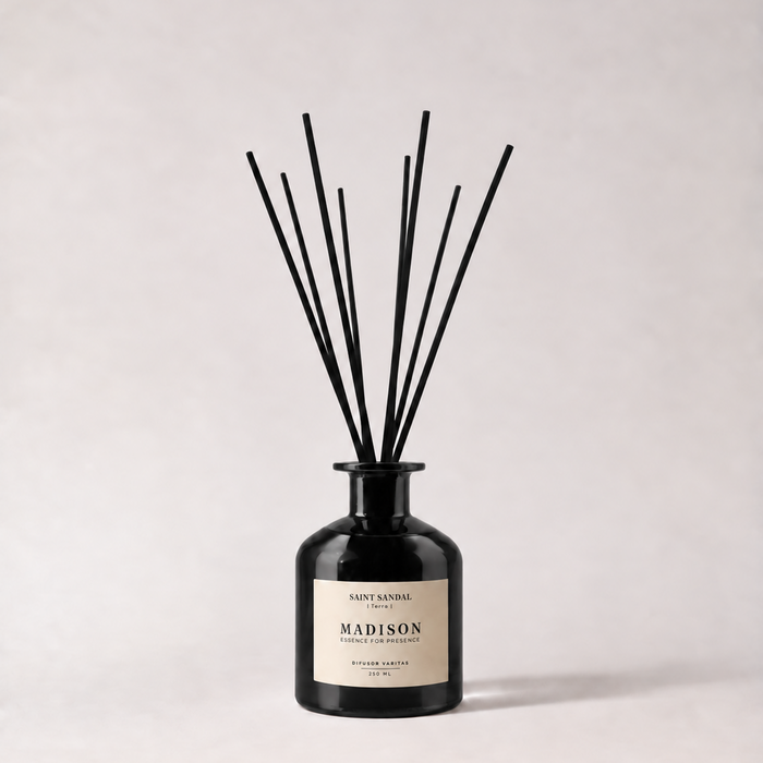 Difusor Varitas 250 ml Saint Sandal Negro