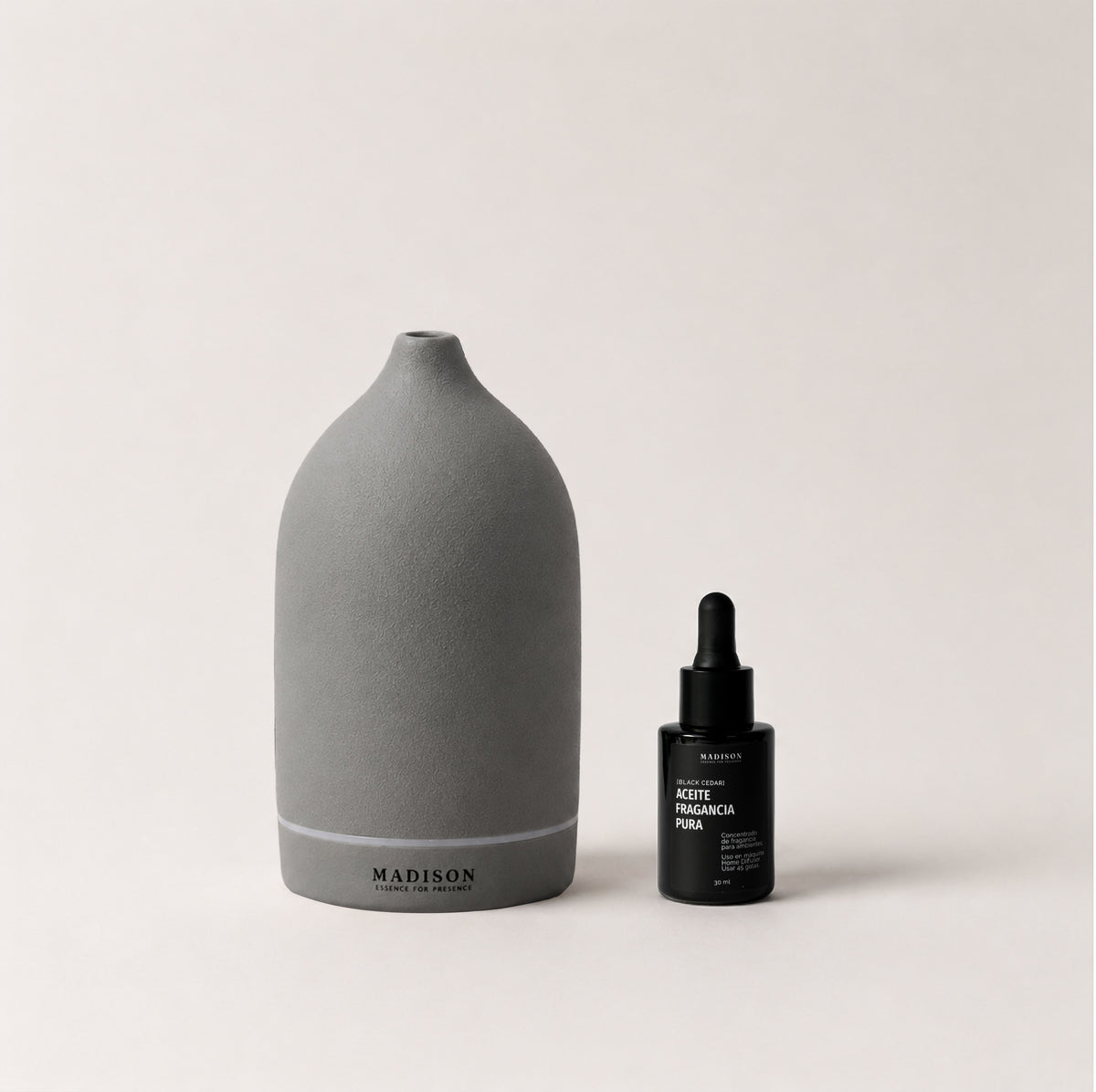 Pack Home Diffuser Gris <br> + Aceite Fragancia 30 ml Black Cedar