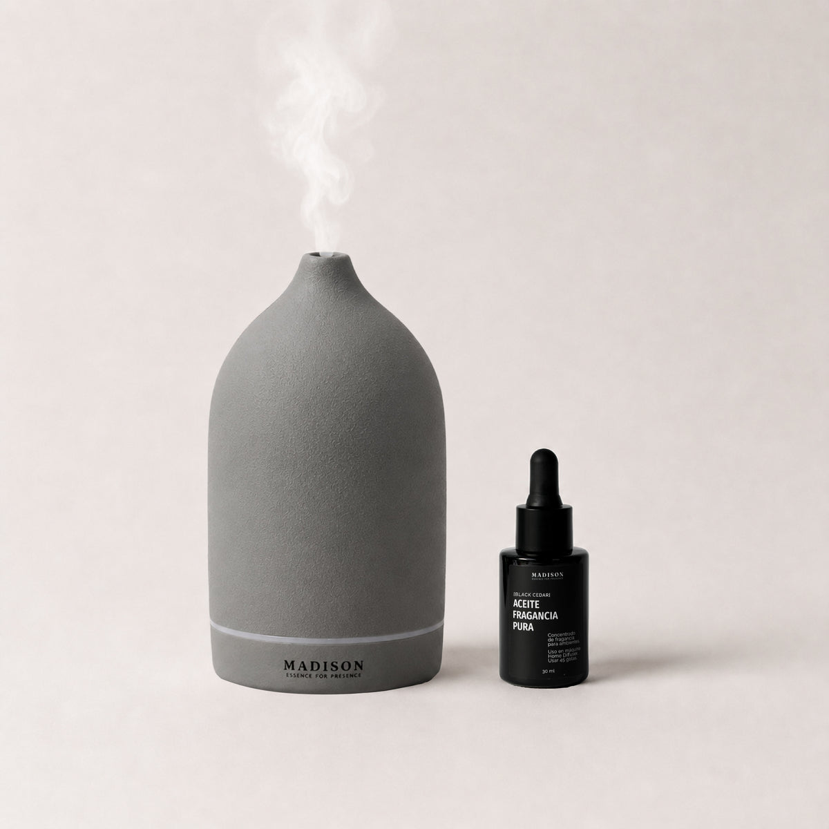 Pack Home Diffuser Gris <br> + Aceite Fragancia 30 ml Black Cedar